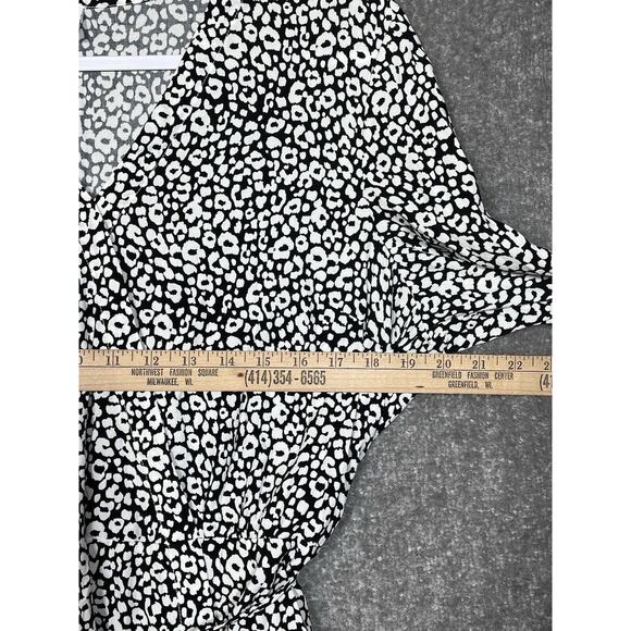 Old Navy Faux Wrap Top Womens Size Large Black White Animal Print Long Sleeve - Picture 7 of 8